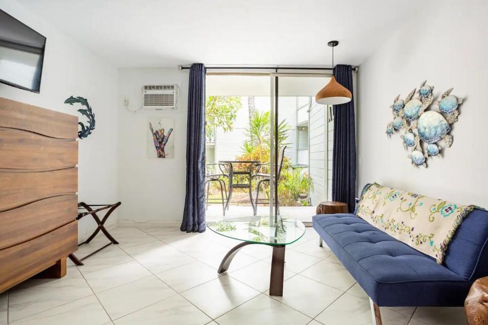 Downtown Hawaiian Theme Condo With Hot Tub, Pool & Beach - Kona Islander Inn 凯路亚-科纳 外观 照片