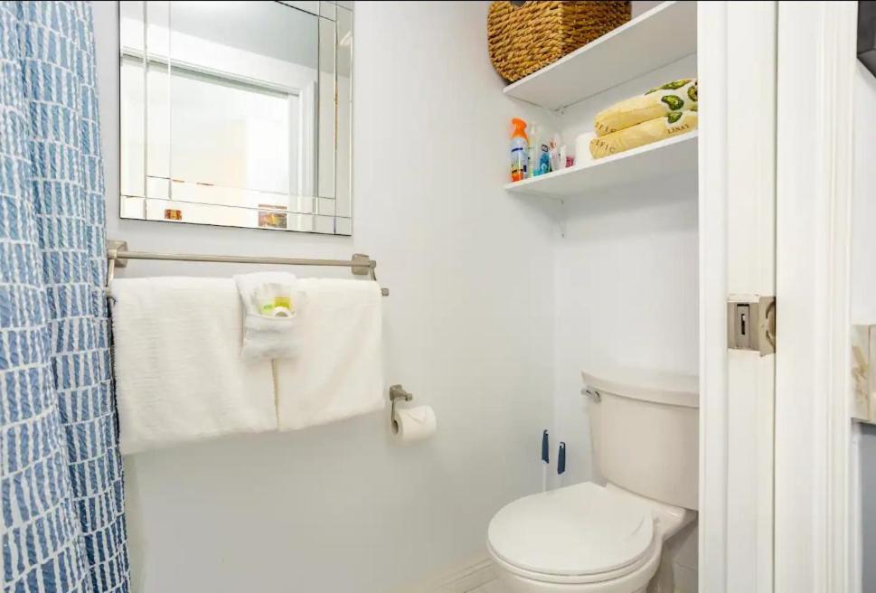 Downtown Hawaiian Theme Condo With Hot Tub, Pool & Beach - Kona Islander Inn 凯路亚-科纳 外观 照片