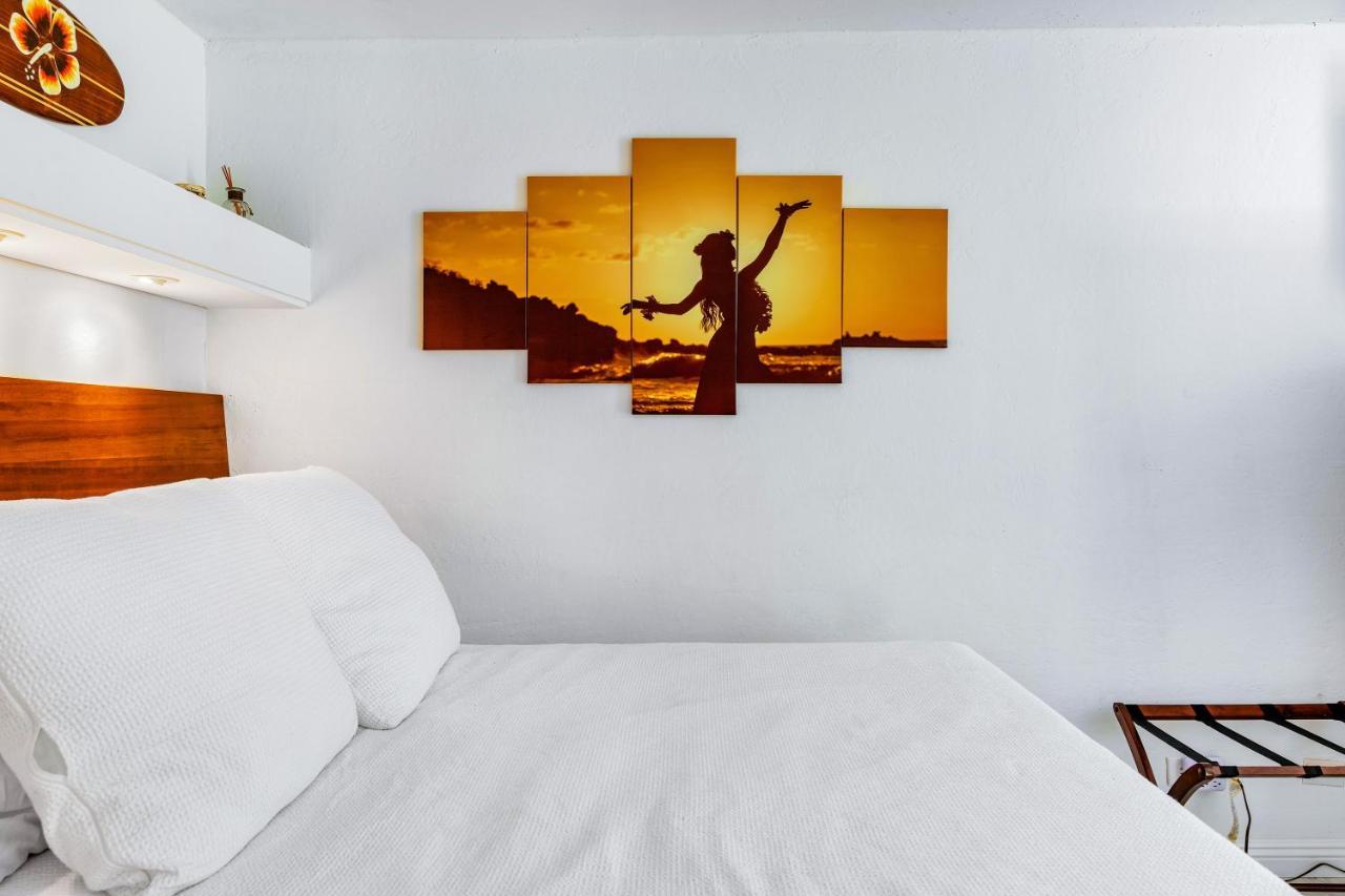 Downtown Hawaiian Theme Condo With Hot Tub, Pool & Beach - Kona Islander Inn 凯路亚-科纳 外观 照片