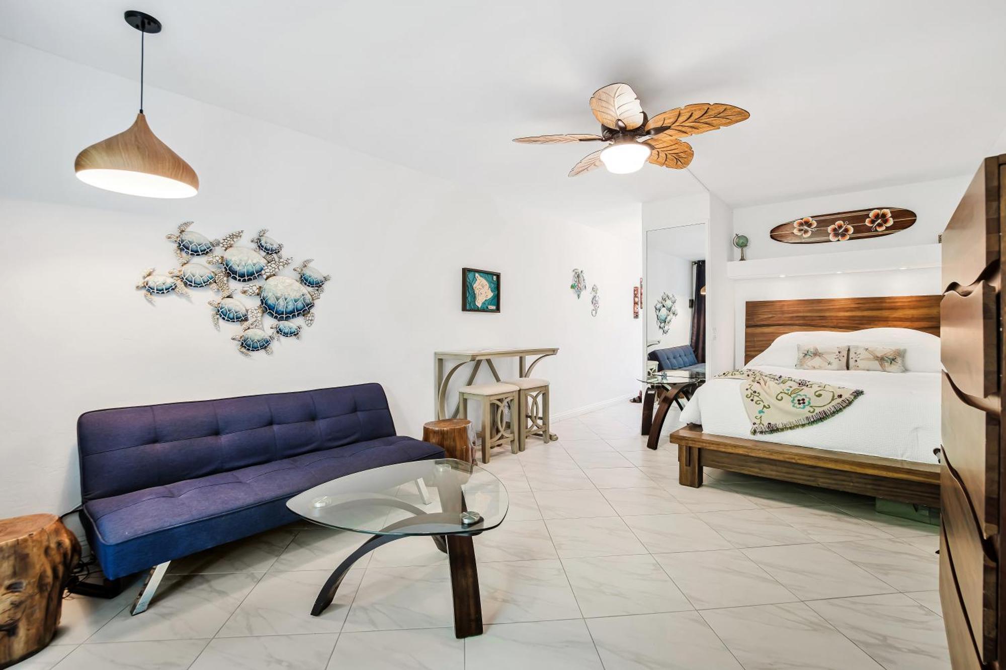 Downtown Hawaiian Theme Condo With Hot Tub, Pool & Beach - Kona Islander Inn 凯路亚-科纳 外观 照片