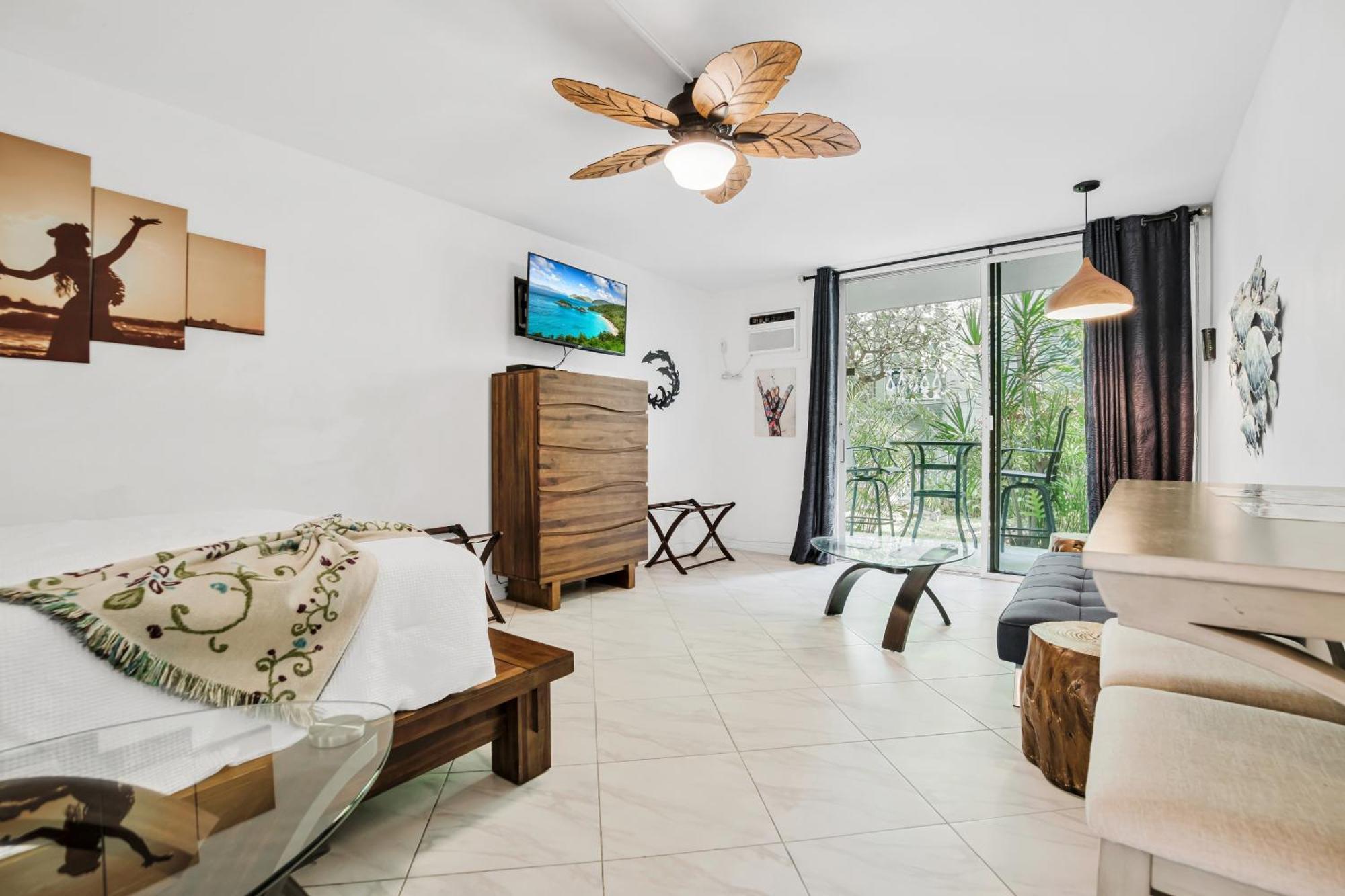 Downtown Hawaiian Theme Condo With Hot Tub, Pool & Beach - Kona Islander Inn 凯路亚-科纳 外观 照片